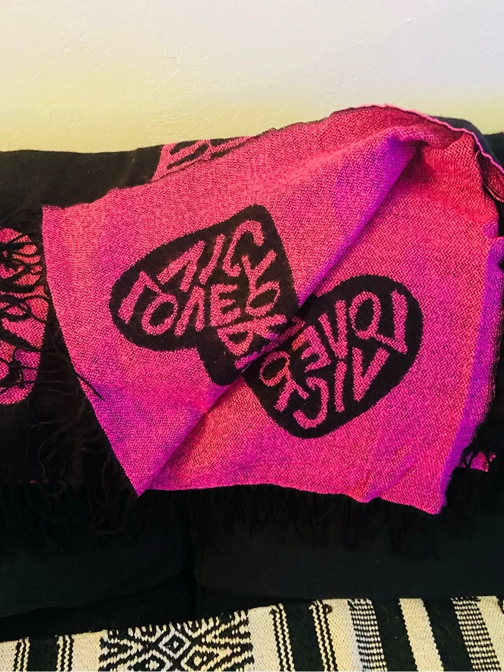 Victoria Secret Pink & Black Heart Print Fringe Throw